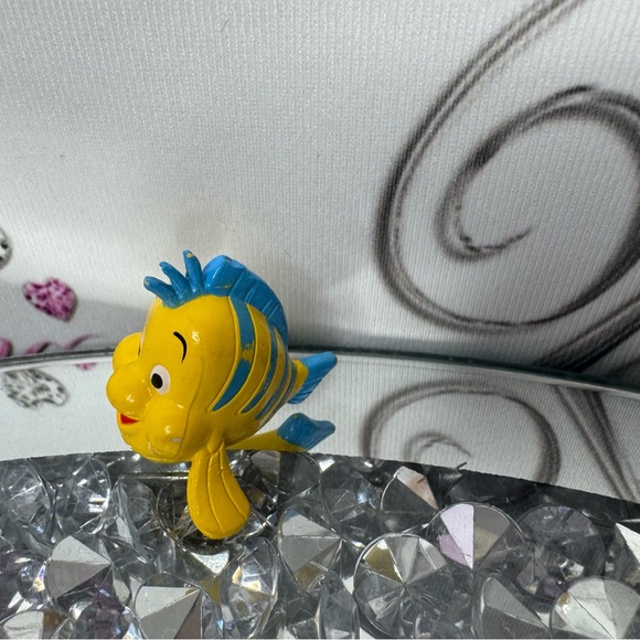 Disney flounder figurine fish yellow blue mini figure cute fishie adorable toy - Picture 3 of 5